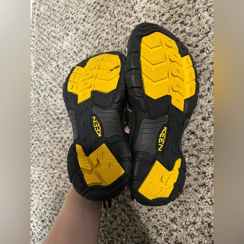 Keen Men's Newport H2 Sandal outdoor heavy duty sandals 10.5